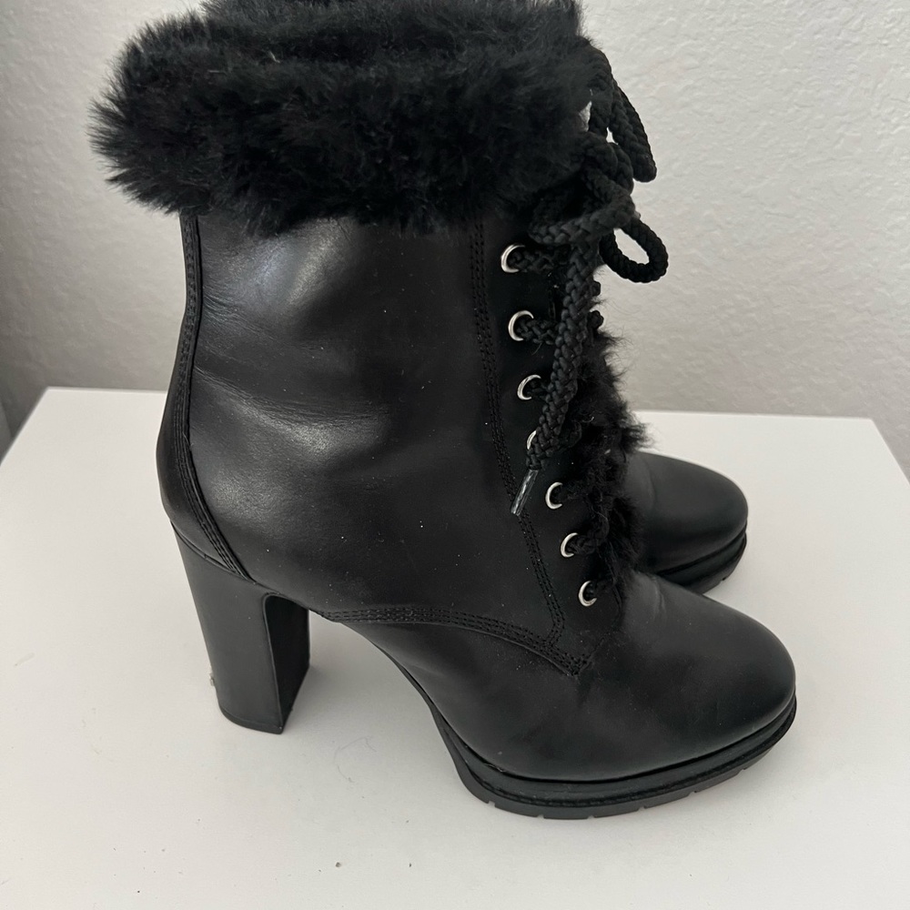 DKNY FAUX FUR HEELED/LACE UP BOOTS BLACK SIZE 9.5